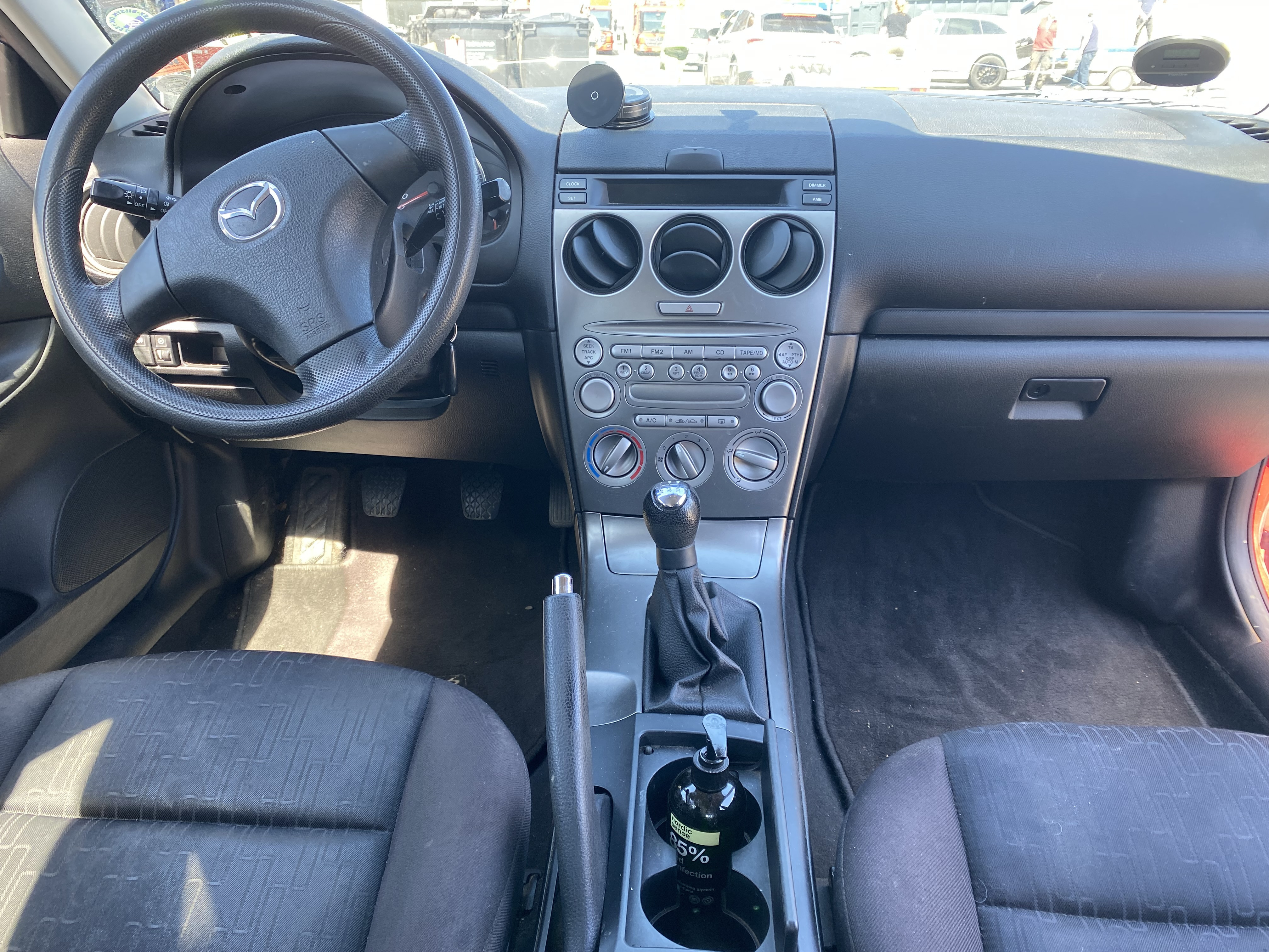 Rød Mazda 6 fra 2001