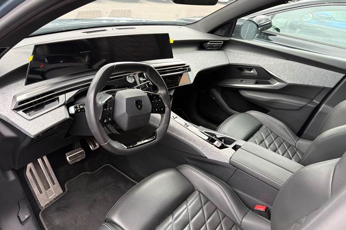 undefined Peugeot e-5008 fra 2025