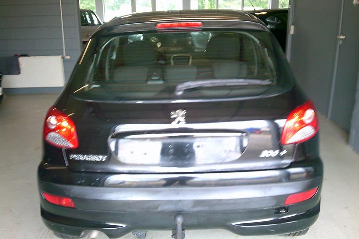 Gul Peugeot 206+ fra 2011
