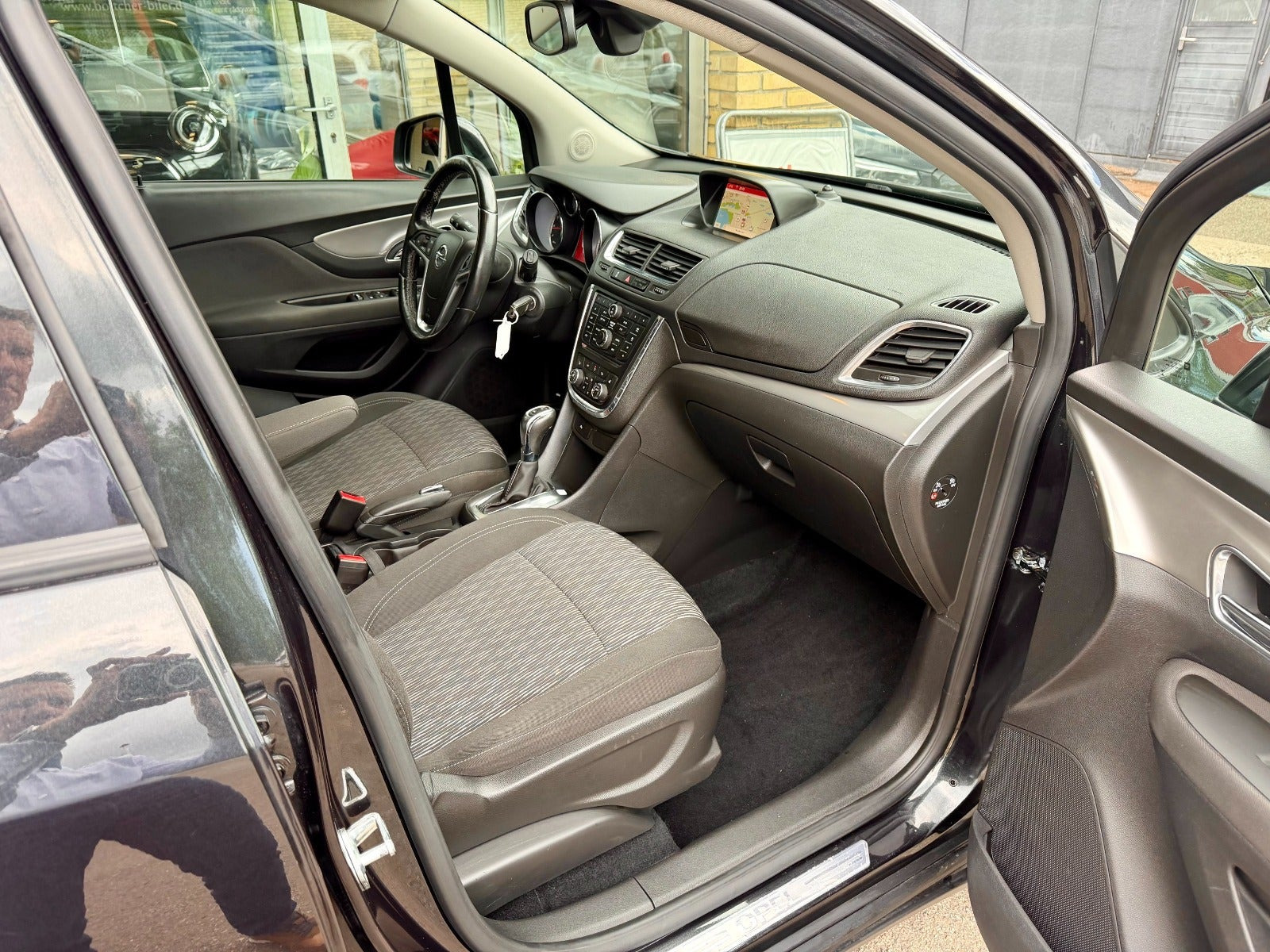 Sort Opel Mokka fra 2016