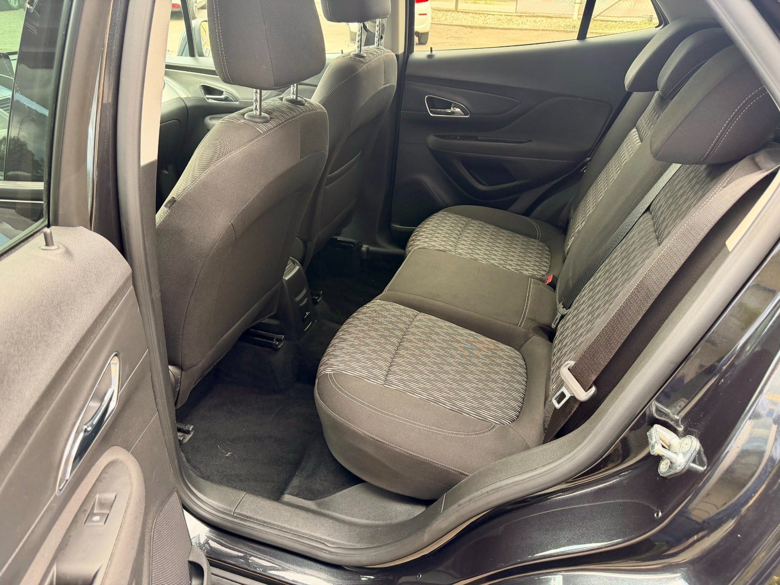 Sort Opel Mokka fra 2016