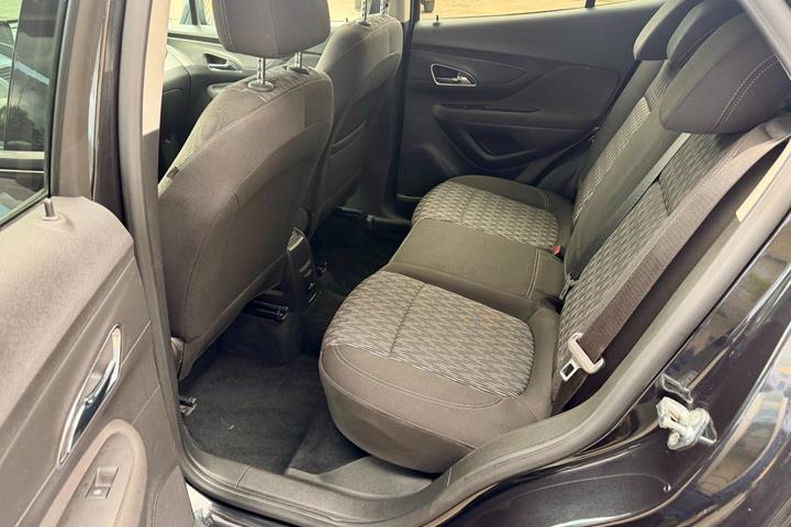 Sort Opel Mokka fra 2016