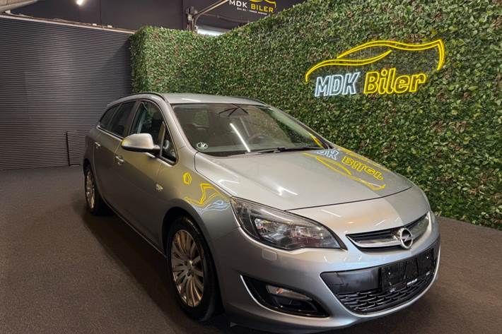 undefined Opel Astra fra 2013 set udefra