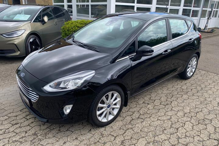 Sort Ford Fiesta fra 2018 set udefra