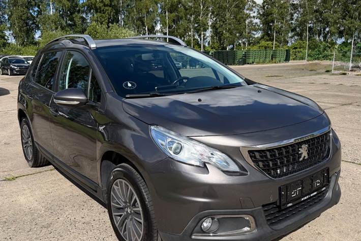 undefined Peugeot 2008 fra 2017 set udefra