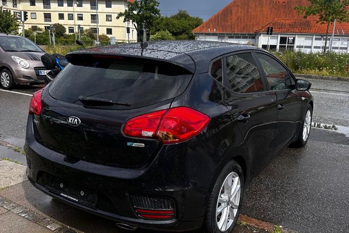 Sort Kia Ceed fra 2016