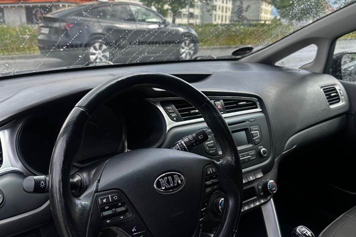 Sort Kia Ceed fra 2016