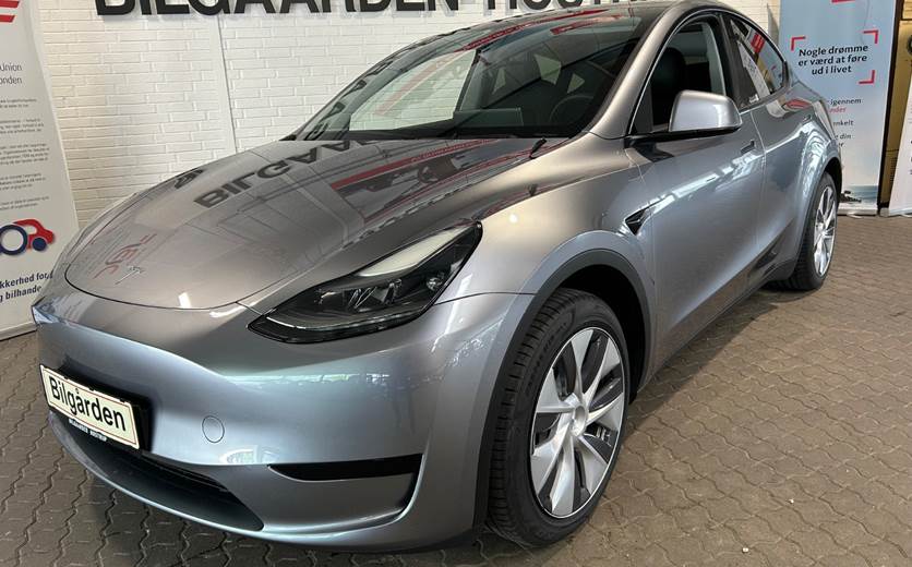 Tesla Model Y RWD