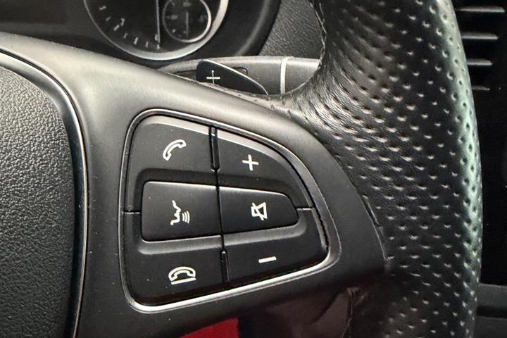 Sort Mercedes Vito 114 fra 2021