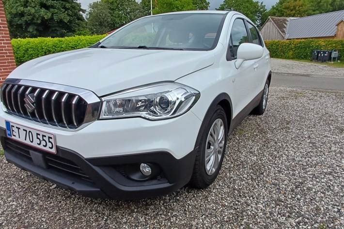 undefined Suzuki S-Cross fra 2017 set udefra