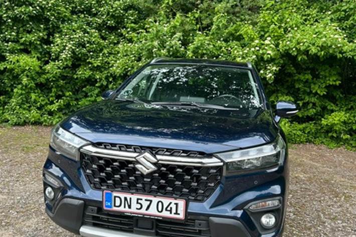 Grå Suzuki S-Cross fra 2022