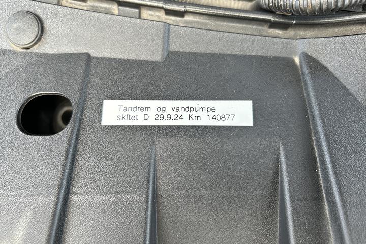 Grå Ford C-MAX fra 2017