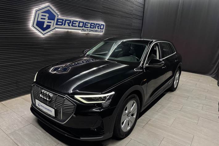 Sort Audi e-tron fra 2023