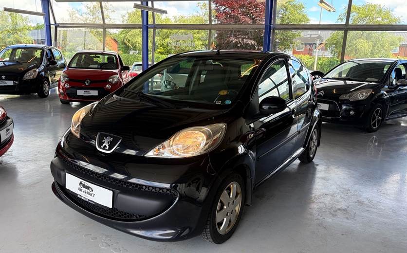 Peugeot 107 1,0 12V Urban 68HK 5d