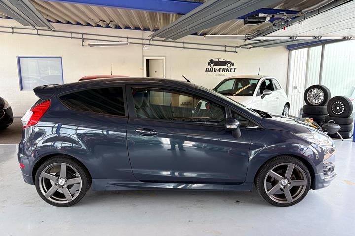 undefined Ford Fiesta fra 2014