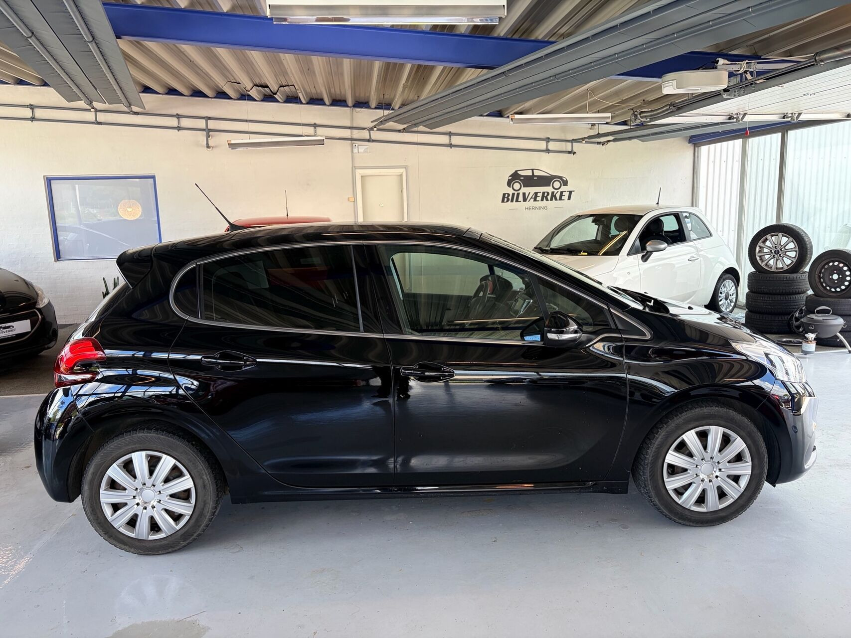 undefined Peugeot 208 fra 2020