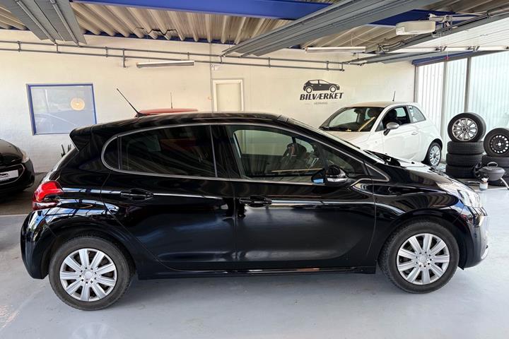 undefined Peugeot 208 fra 2020