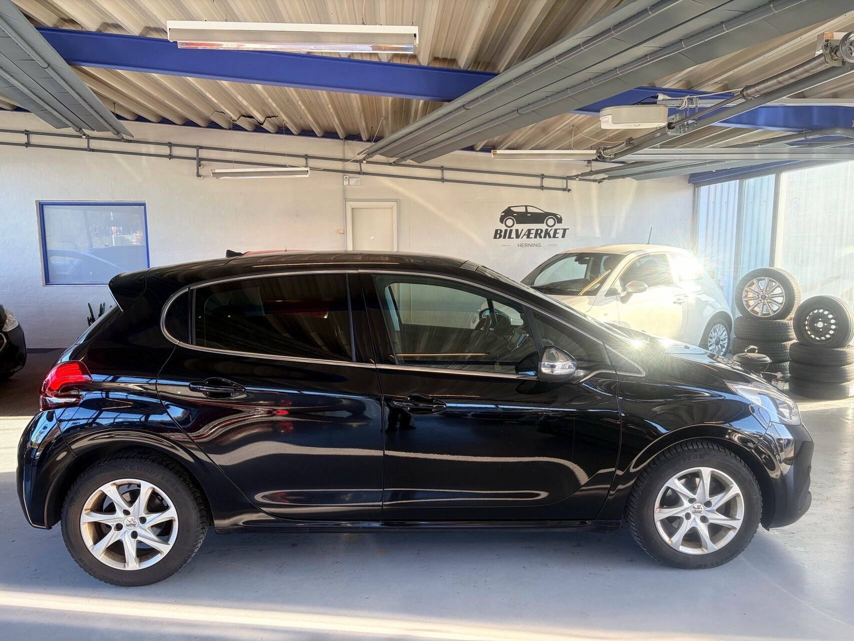 undefined Peugeot 208 fra 2018