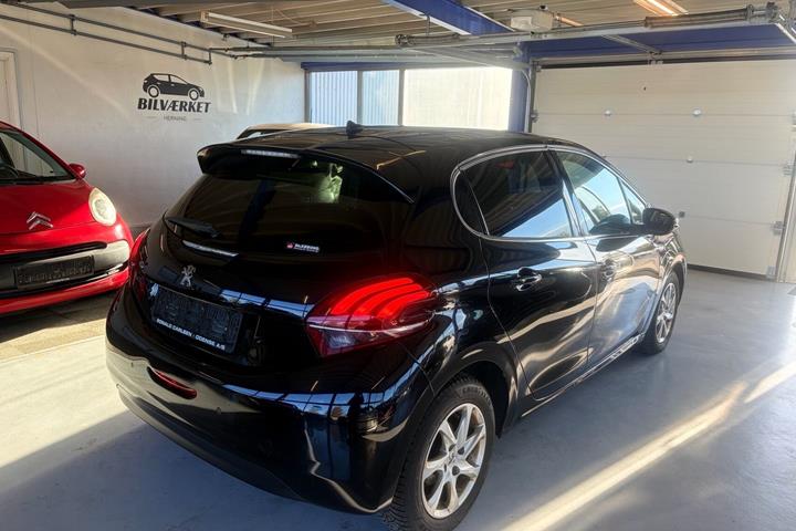 undefined Peugeot 208 fra 2018
