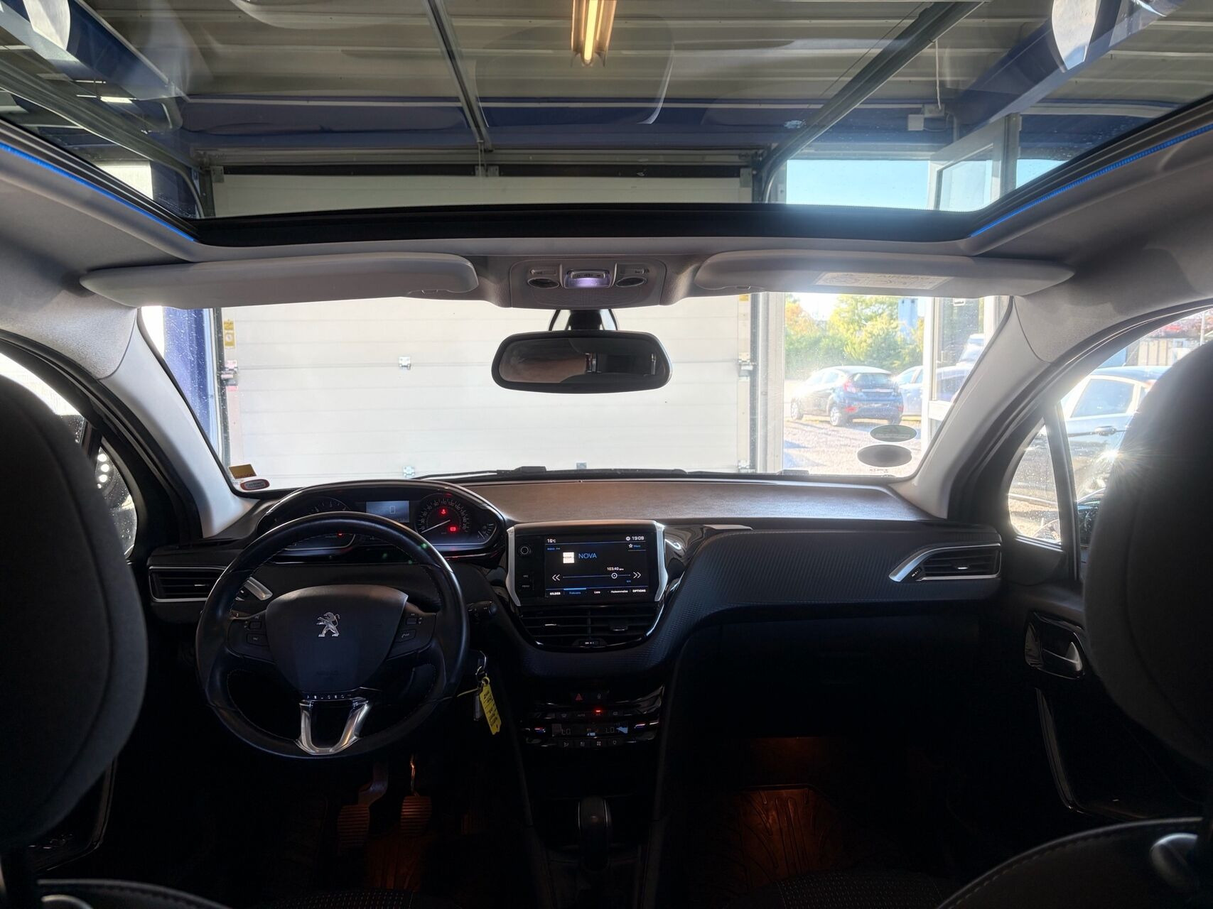 undefined Peugeot 208 fra 2018