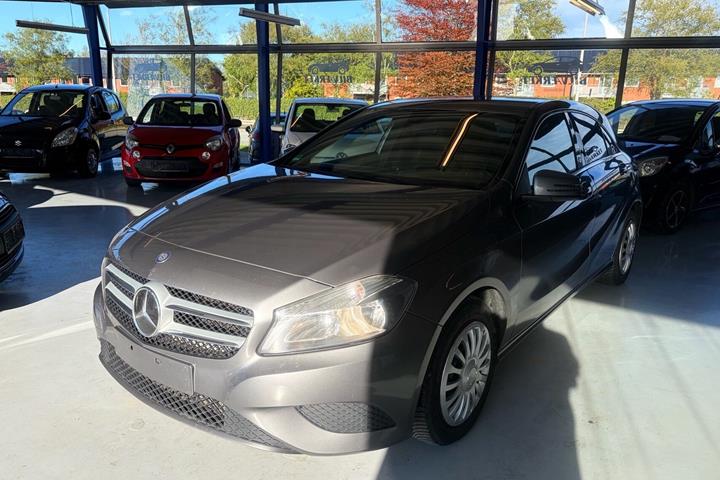 undefined Mercedes A180 d fra 2013 set udefra