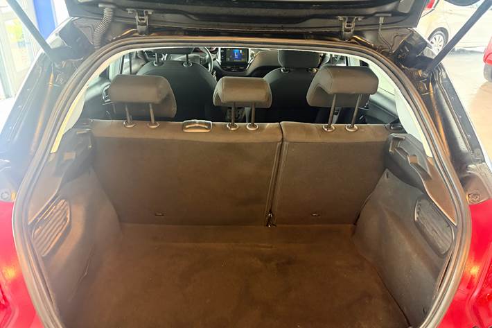undefined Peugeot 208 fra 2014