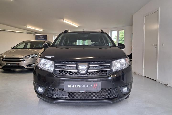 Sort Dacia Logan fra 2015