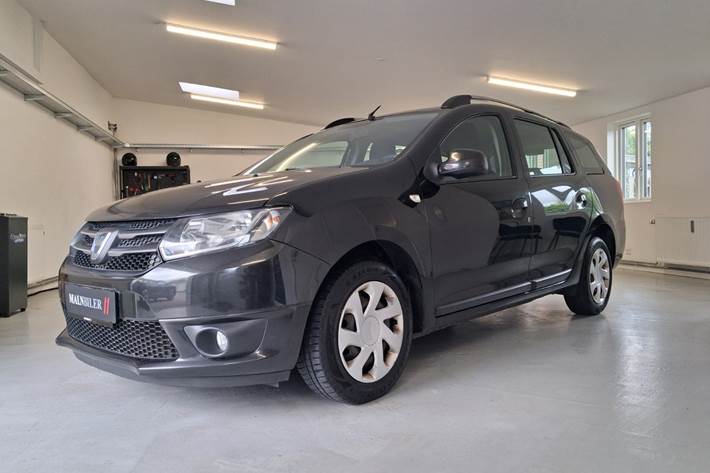 Sort Dacia Logan fra 2015
