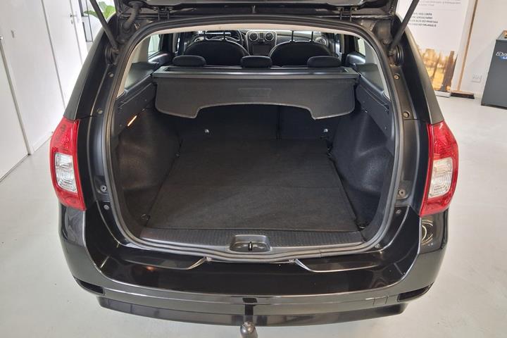 Sort Dacia Logan fra 2015