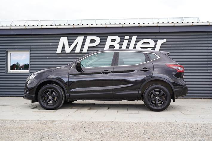 Sort Nissan Qashqai fra 2018