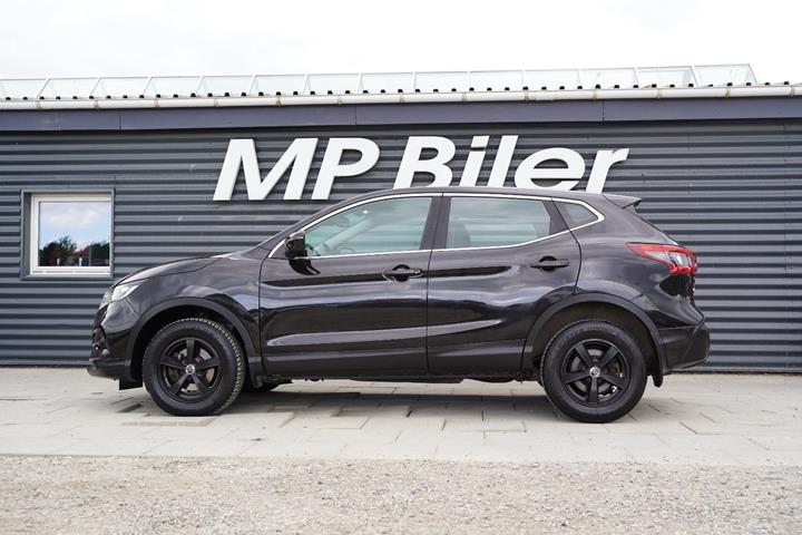 Sort Nissan Qashqai fra 2018