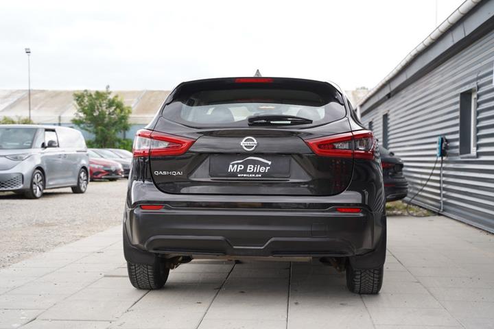 Sort Nissan Qashqai fra 2018