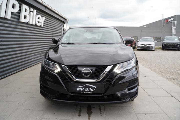 Sort Nissan Qashqai fra 2018