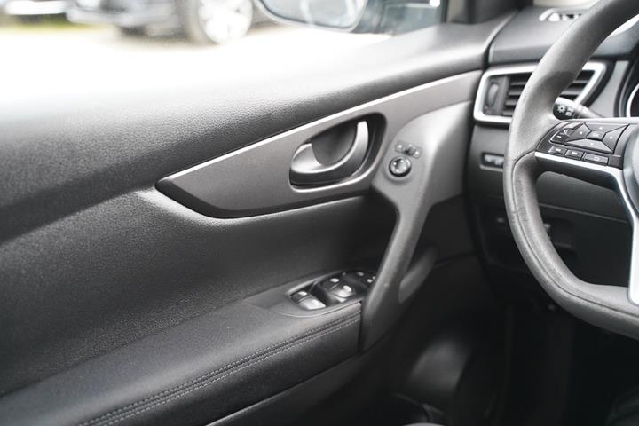 Sort Nissan Qashqai fra 2018