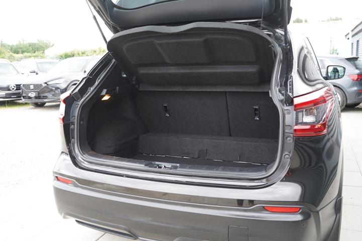 Sort Nissan Qashqai fra 2018