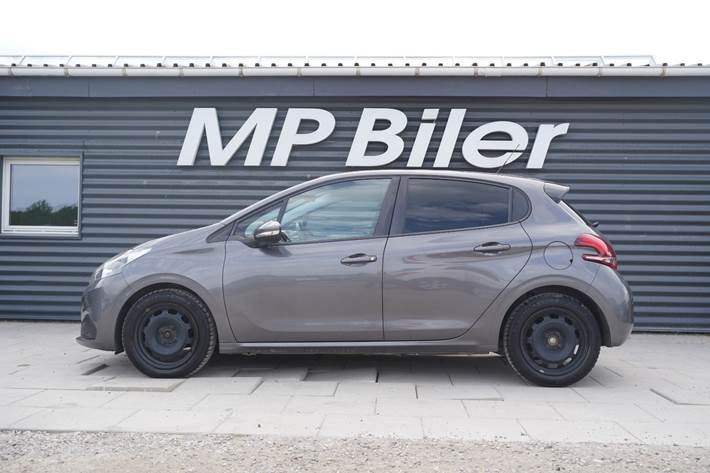 Grå Peugeot 208 fra 2019