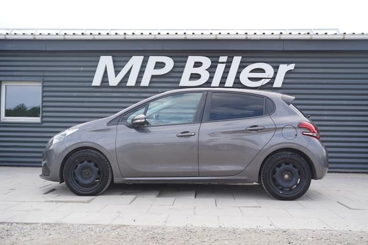 Grå Peugeot 208 fra 2019