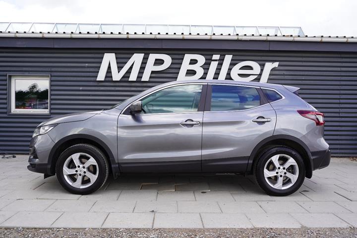 Grå Nissan Qashqai fra 2021