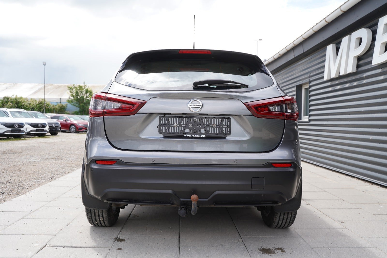 Grå Nissan Qashqai fra 2021