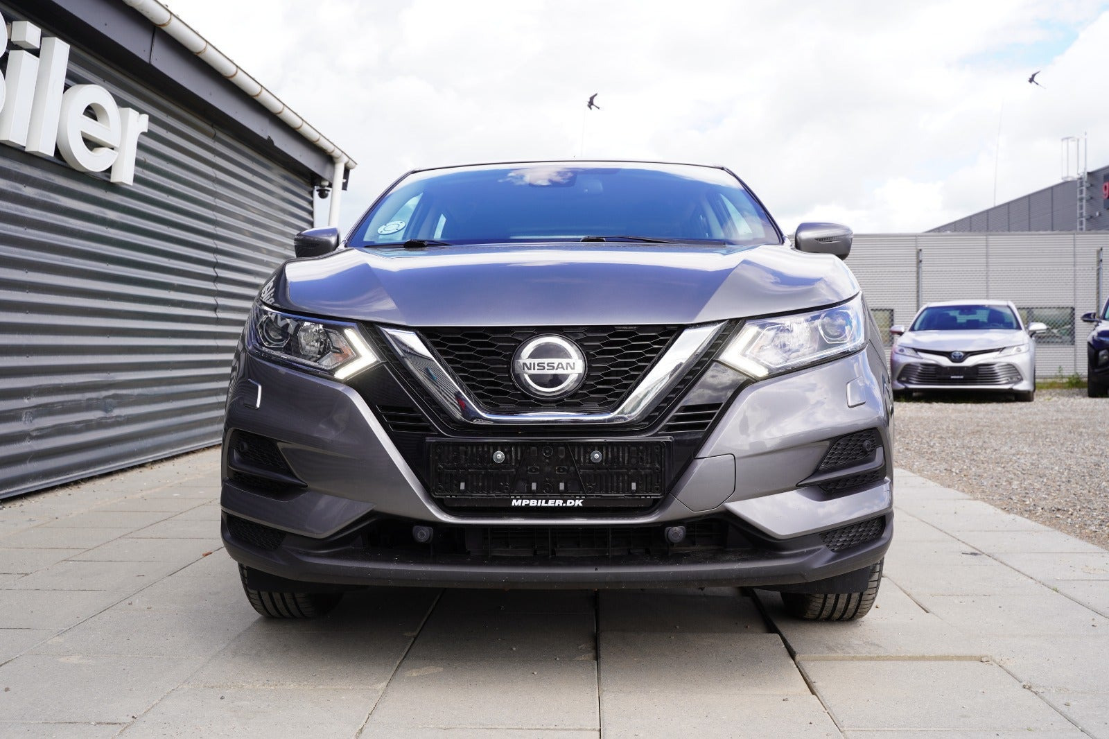Grå Nissan Qashqai fra 2021