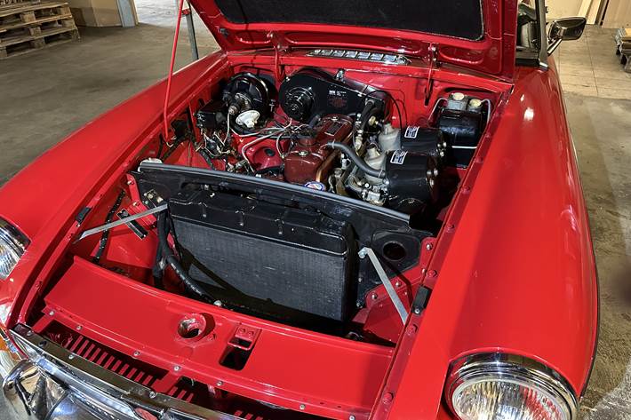 Rød MG B fra 1963