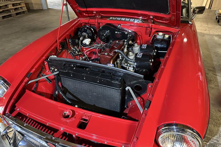 Rød MG B fra 1963