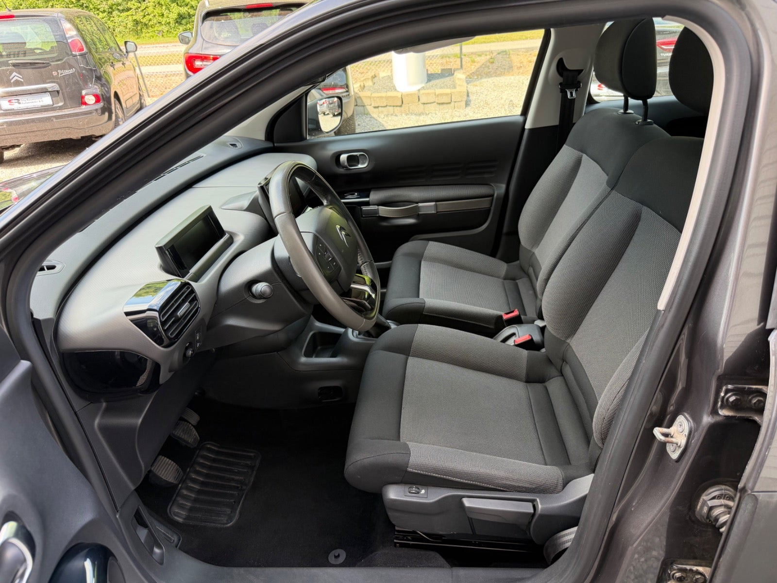 Grå Citroën C4 Cactus fra 2018
