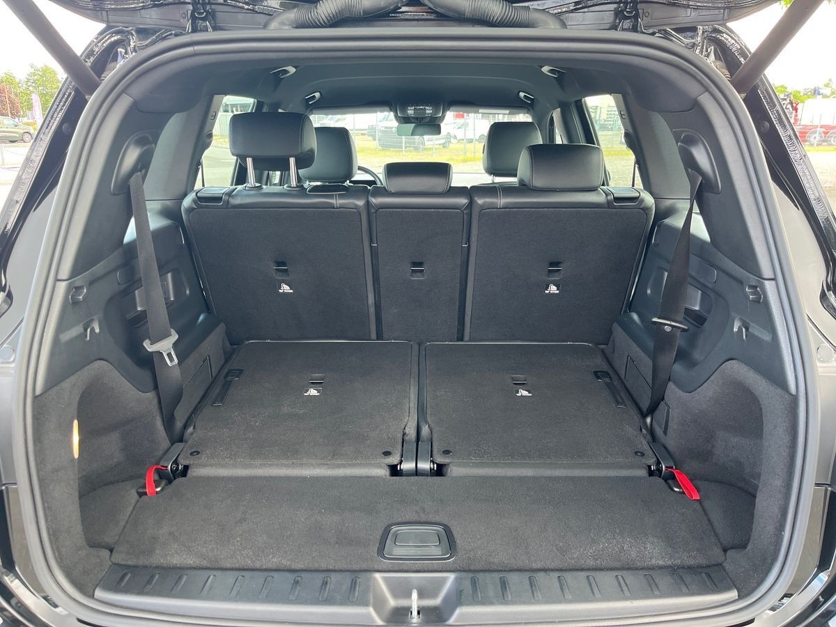 Sort Mercedes EQB300 fra 2022