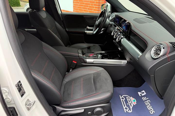 Hvid Mercedes EQB250+ fra 2024