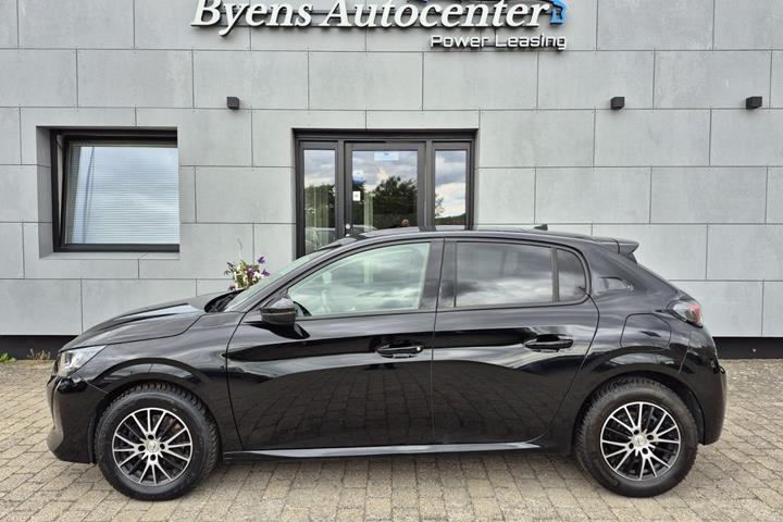 Sort Peugeot 208 fra 2020