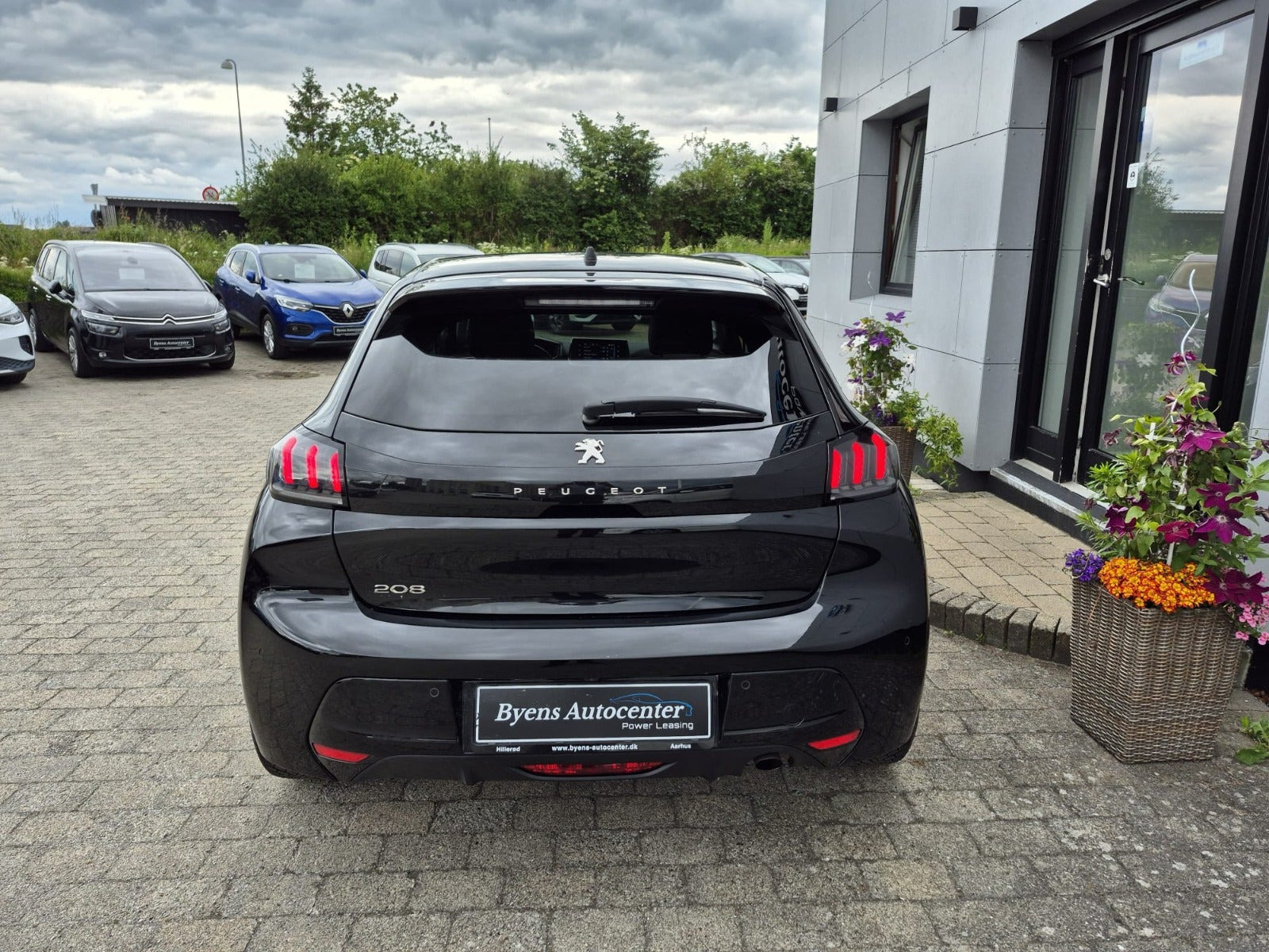 Sort Peugeot 208 fra 2020