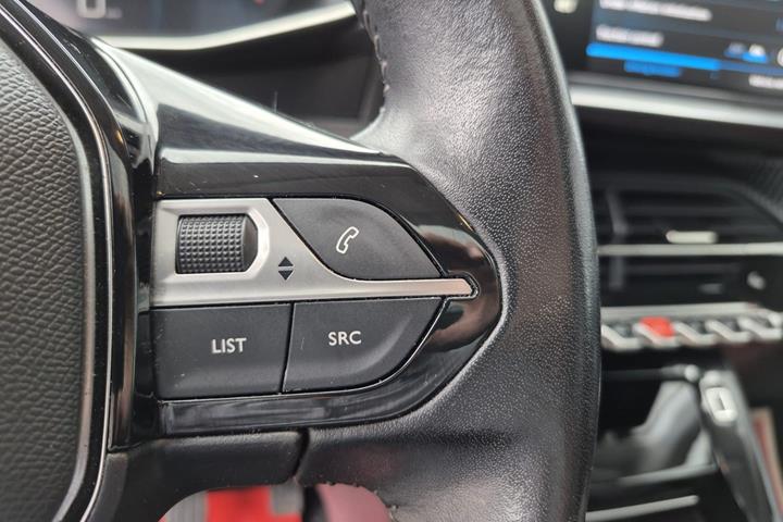 Sort Peugeot 208 fra 2020