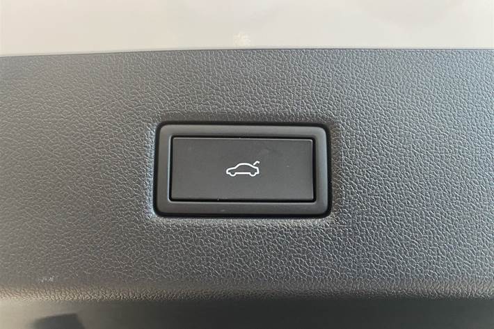 Hvid Ford Explorer fra 2025