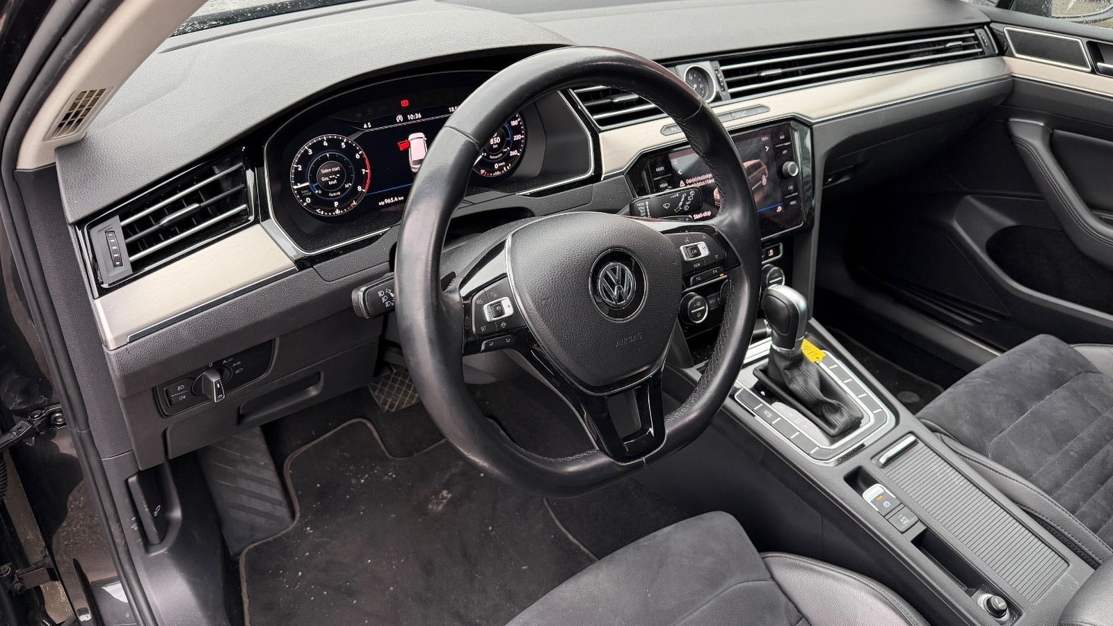 Sort VW Passat fra 2019